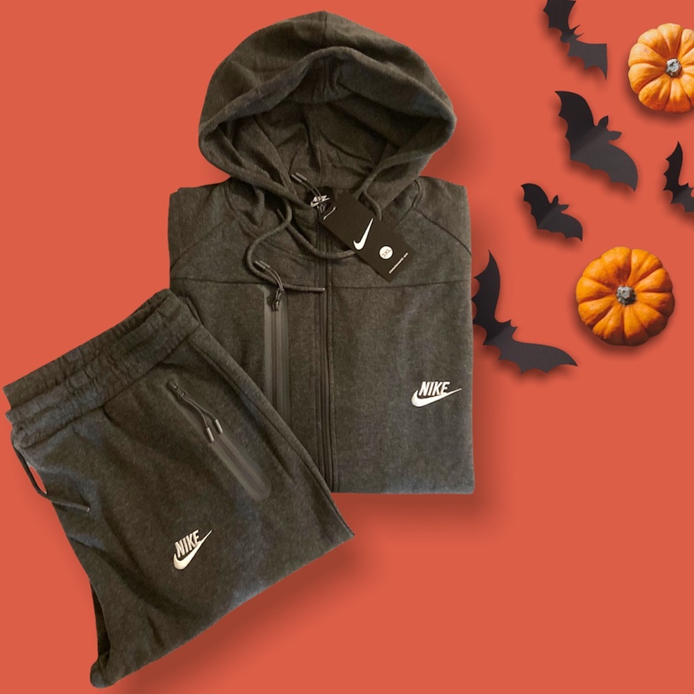 Nike tech sweatsuit